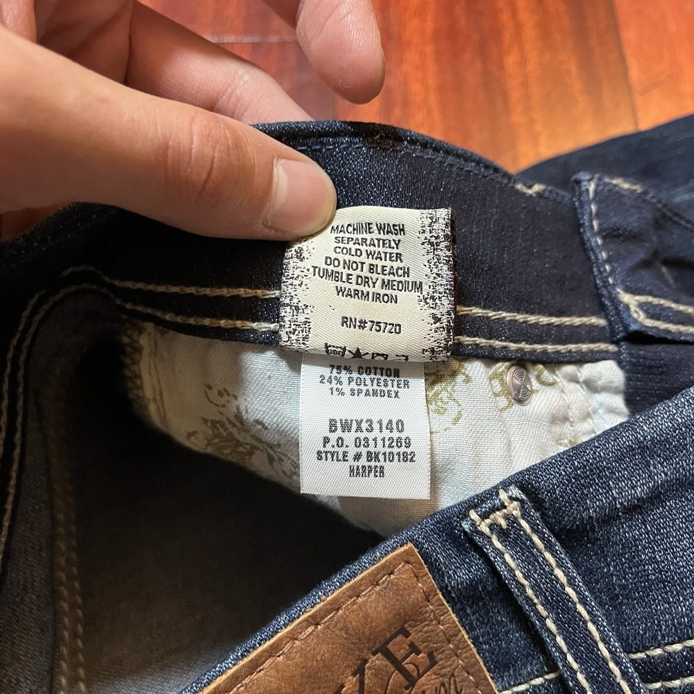 BKE Shorts Womens 26 28 5" Inseam Blue Dark Wash Whiskering Grunge Harper Street - Picture 5 of 9